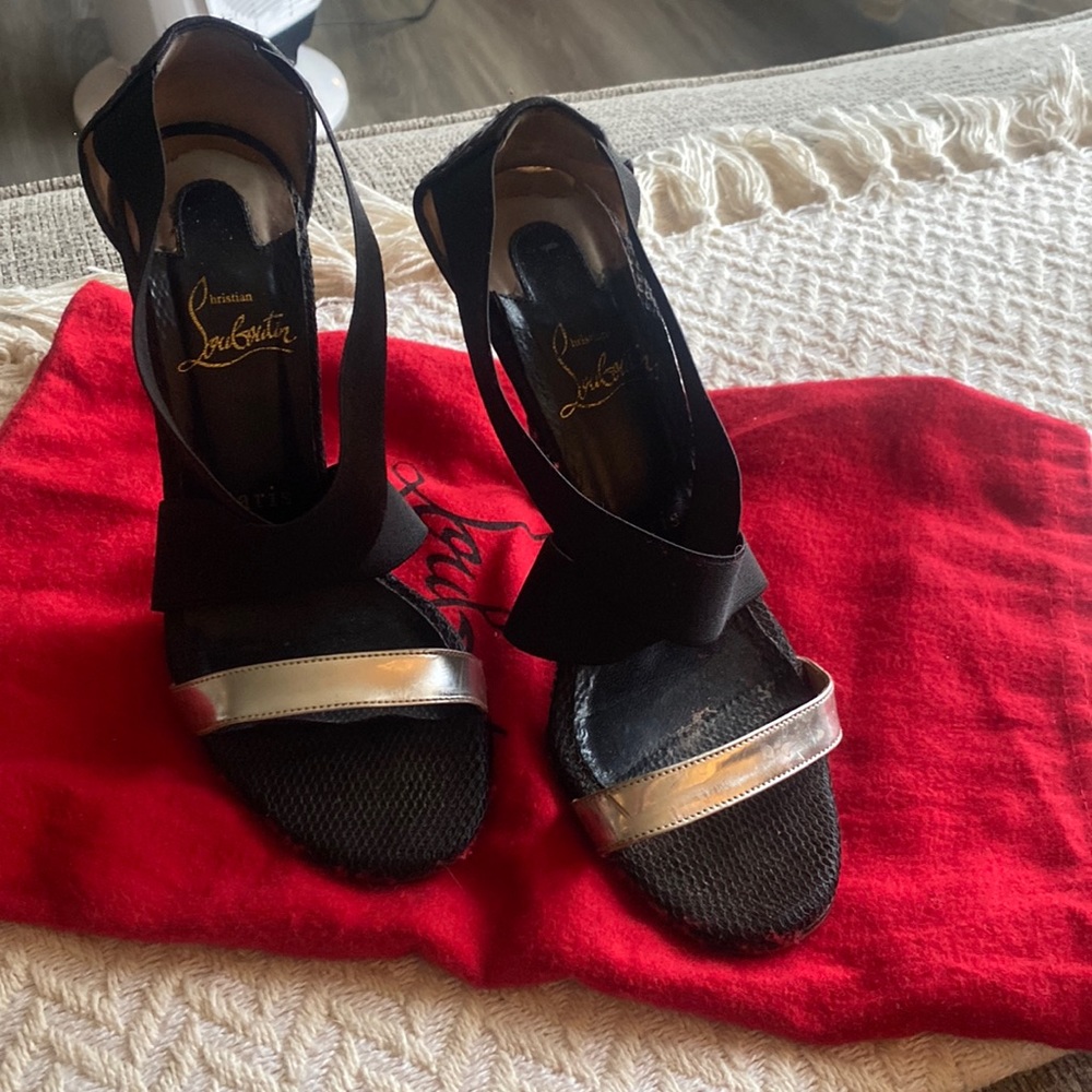 Vintage authentic christian loubotins heels